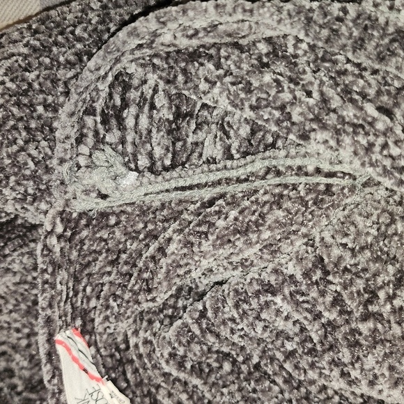 SUPER Soft Sweater ❤️ - Picture 3 of 5